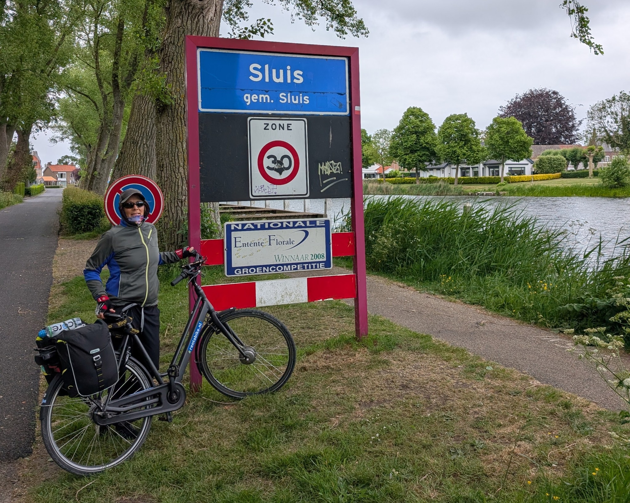 Kari at Sluis sign