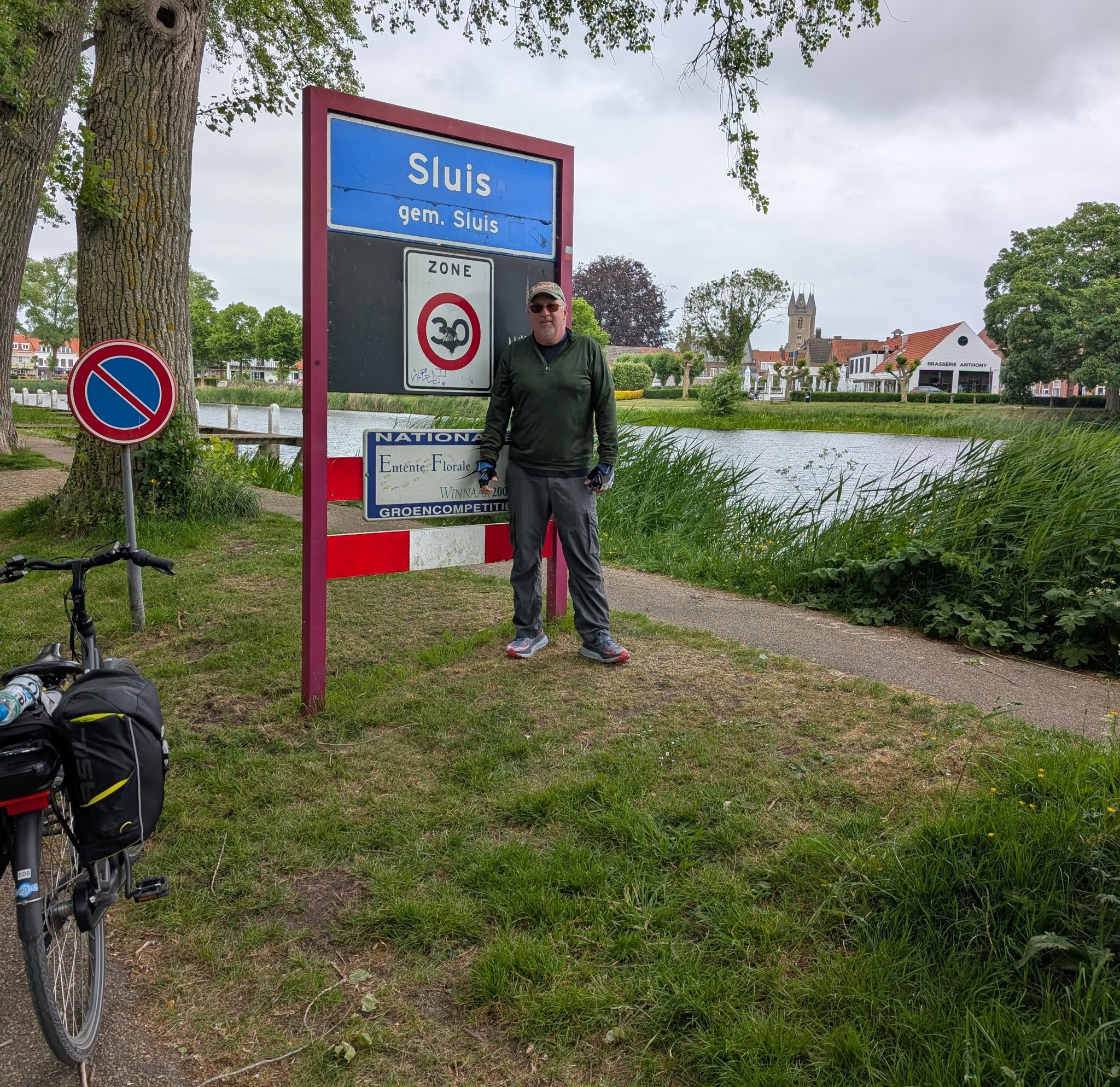 Mike at Sluis sign