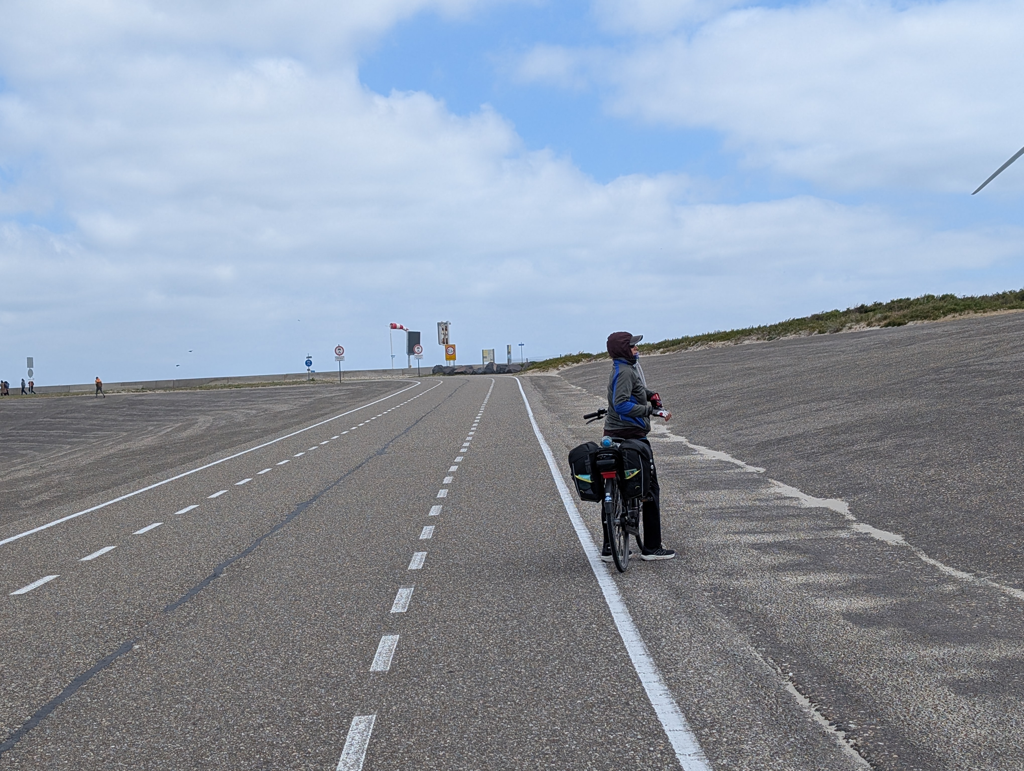 Kari on the Oosterscheldekering barrier