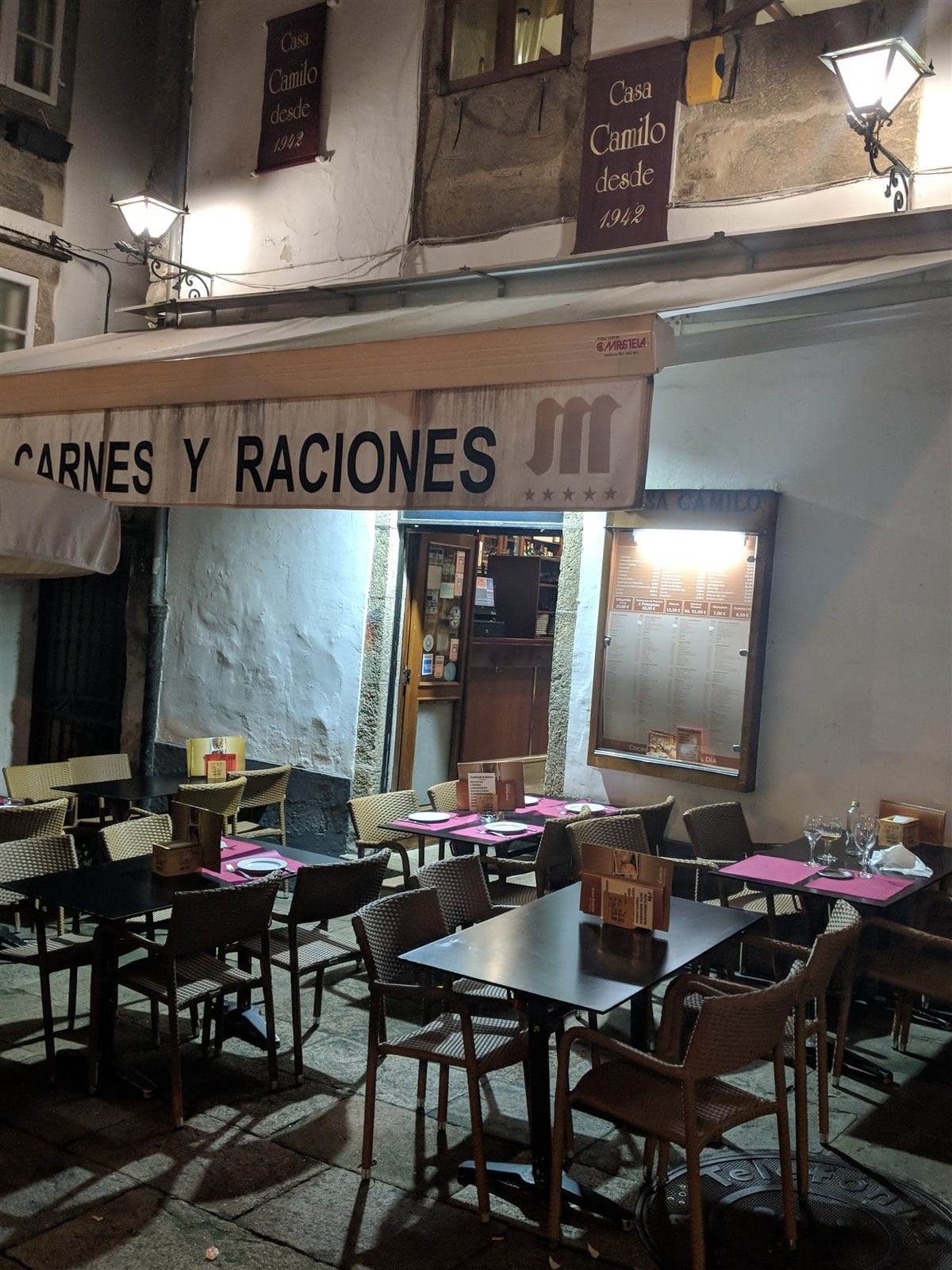 Casa Camilo restaurant in Santiago de Compostela at night