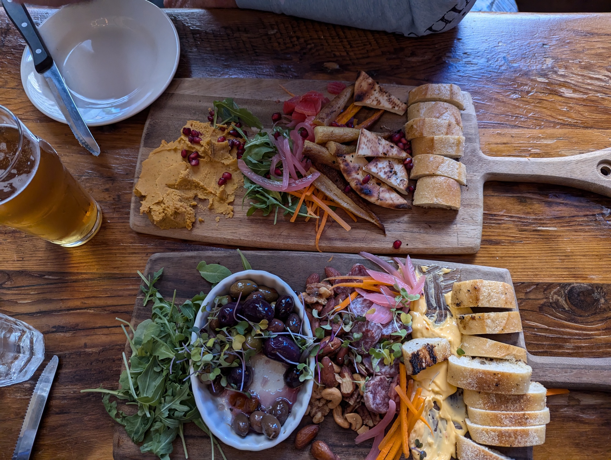 After our huge lunch, we just enjoyed a few beers and snacks at a downtown bar